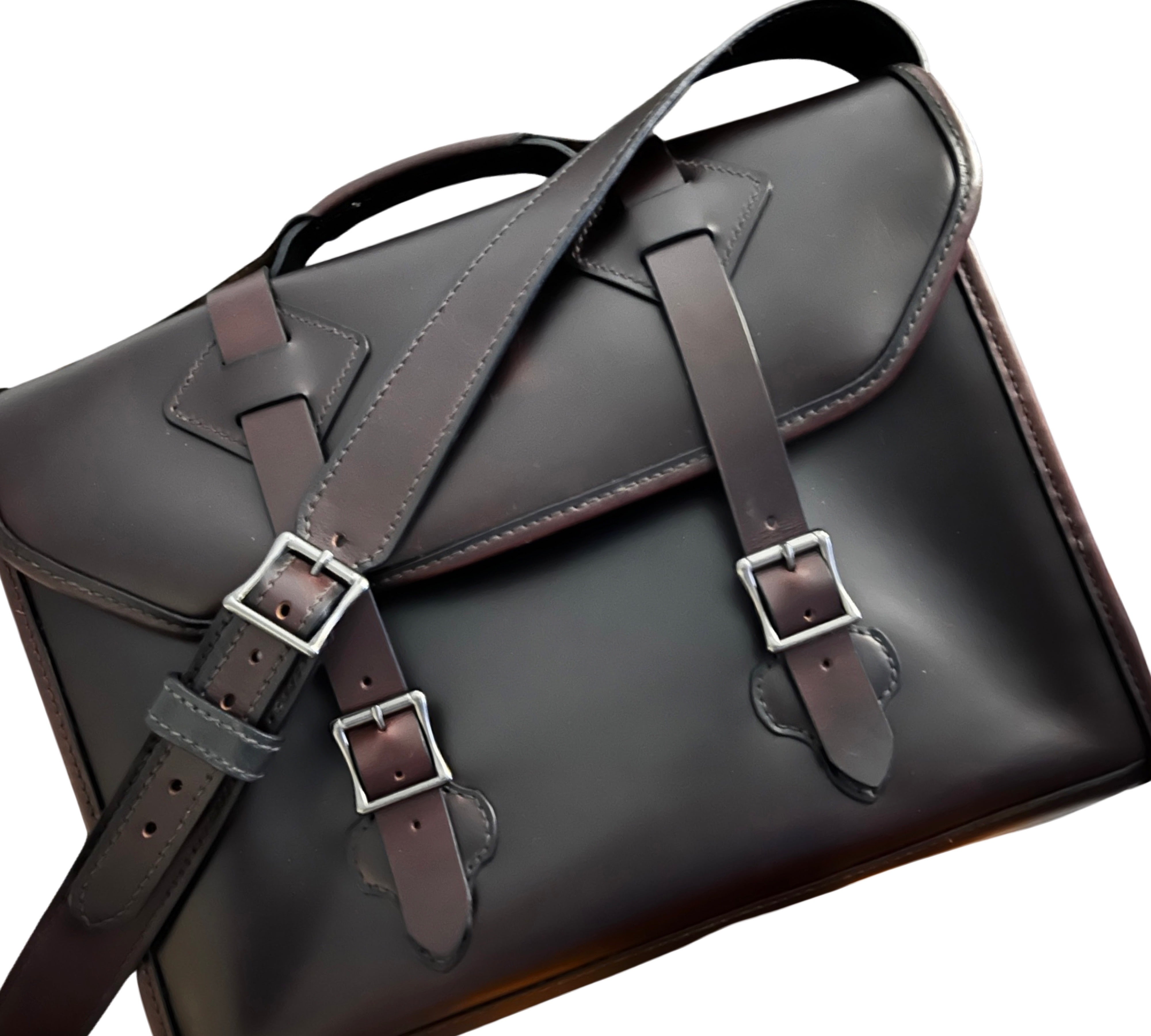 Sublevo Leather Messenger Bag (13V)